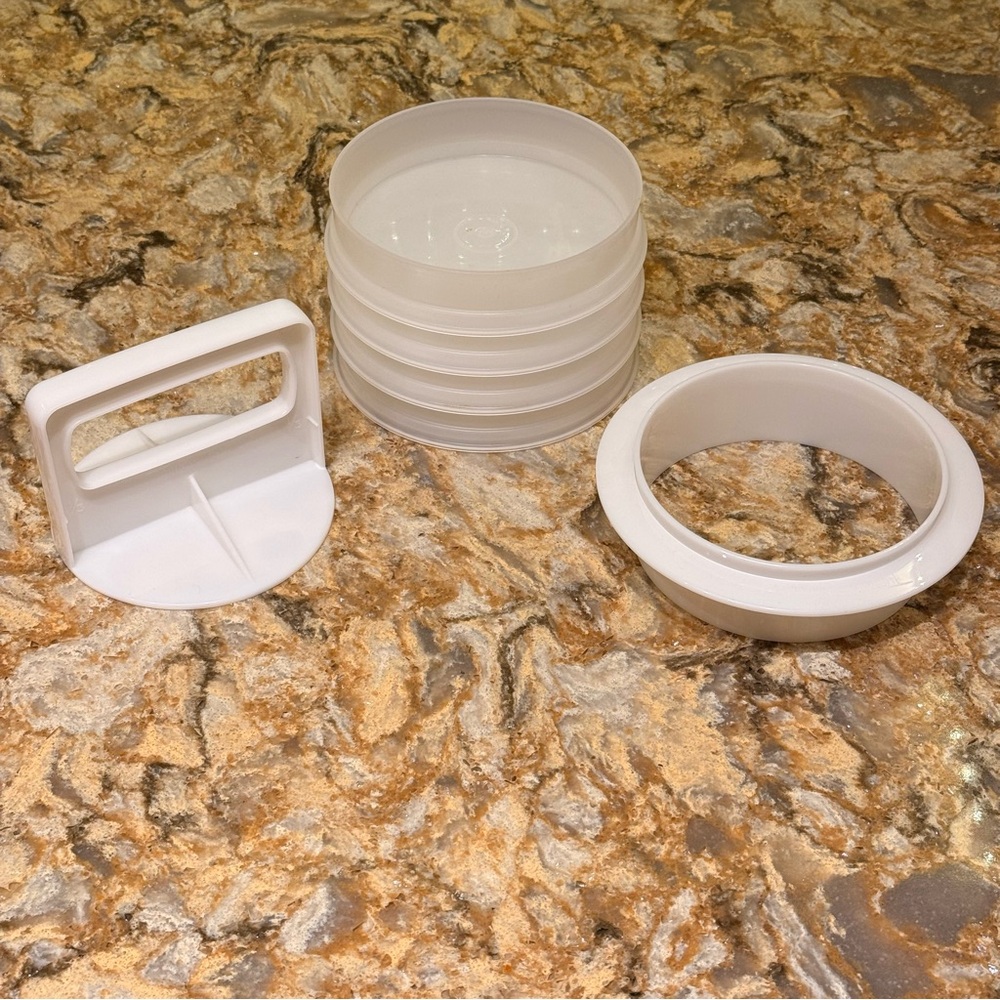 Vintage Tupperware 1/3 lb Burger Press and Storage Keeper (4 Burger Set)